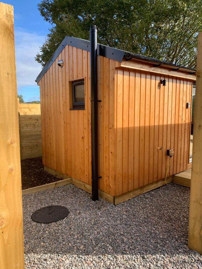 River Huts, Highland River Retreat With Hot Tub Инвернесс Экстерьер фото