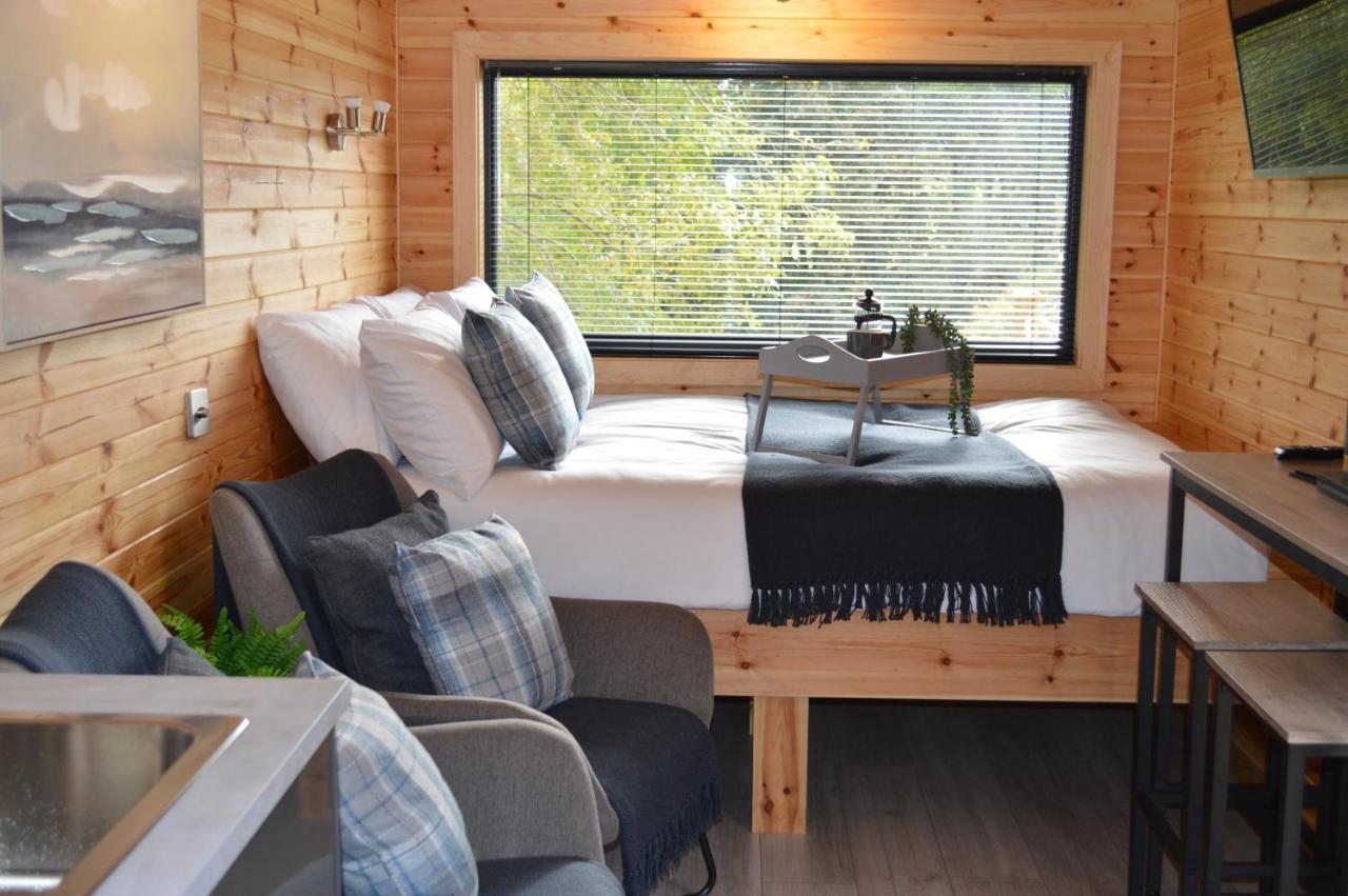 River Huts, Highland River Retreat With Hot Tub Инвернесс Экстерьер фото