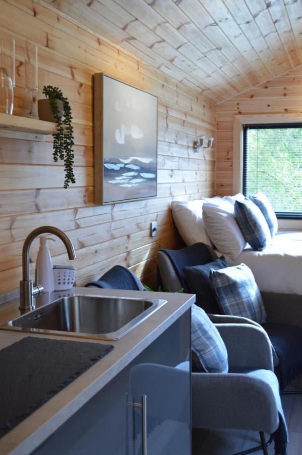 River Huts, Highland River Retreat With Hot Tub Инвернесс Экстерьер фото