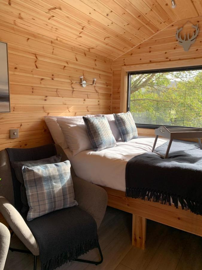 River Huts, Highland River Retreat With Hot Tub Инвернесс Экстерьер фото