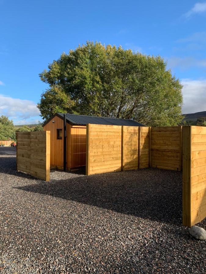 River Huts, Highland River Retreat With Hot Tub Инвернесс Экстерьер фото