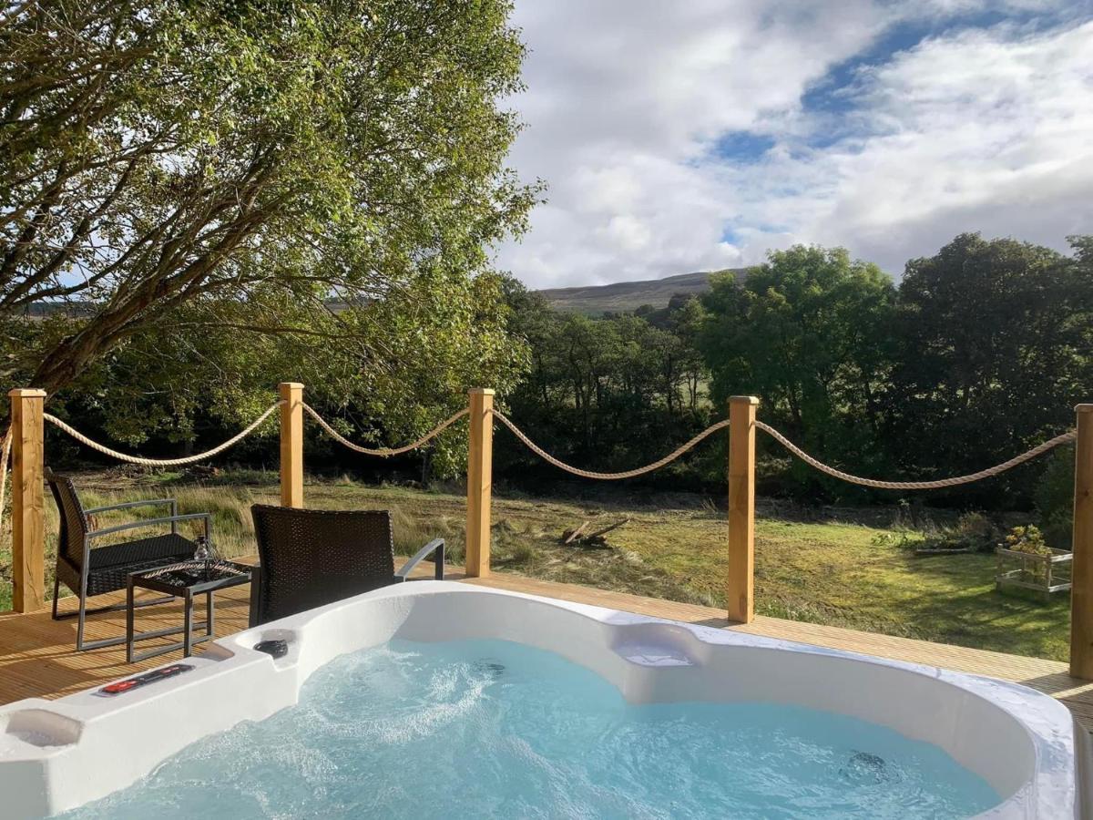River Huts, Highland River Retreat With Hot Tub Инвернесс Экстерьер фото