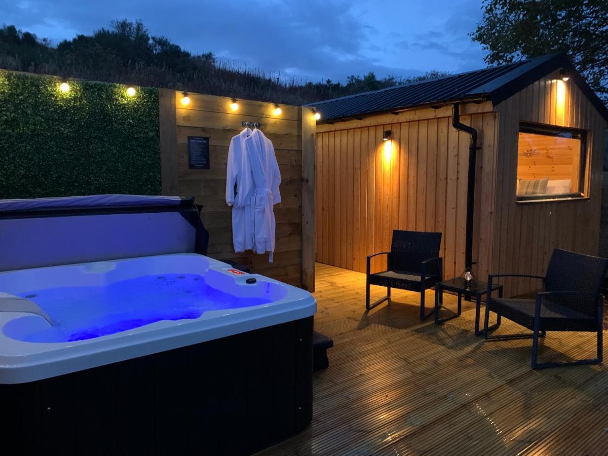 River Huts, Highland River Retreat With Hot Tub Инвернесс Экстерьер фото