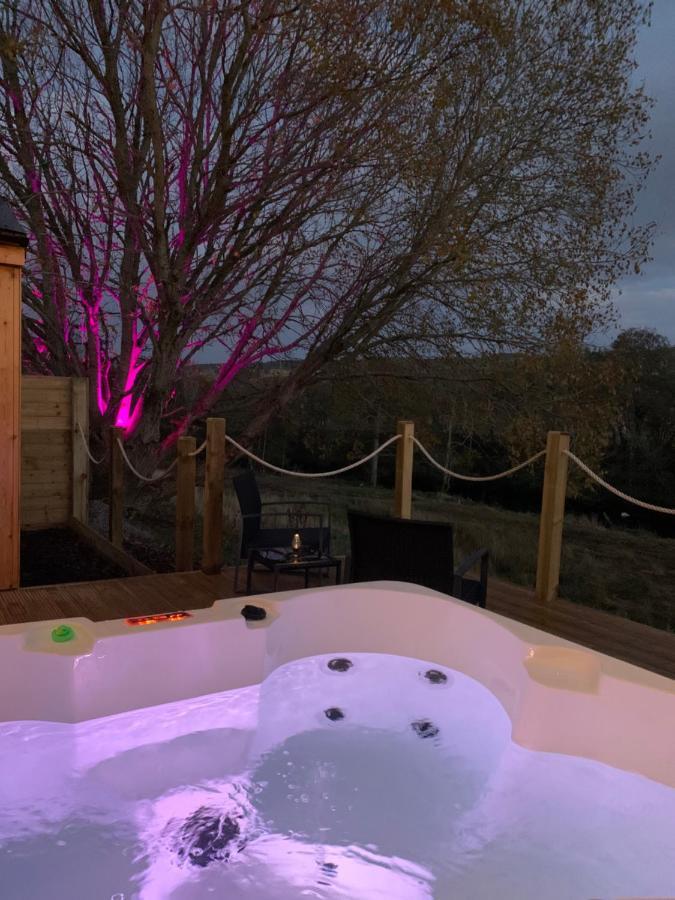 River Huts, Highland River Retreat With Hot Tub Инвернесс Экстерьер фото